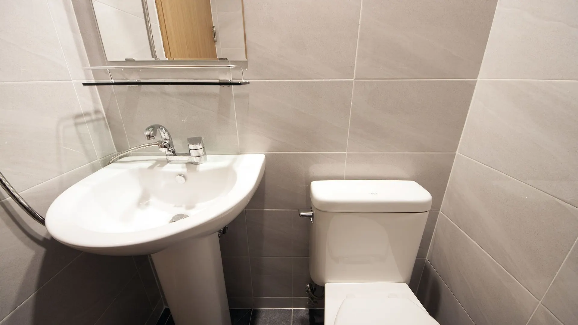 Mama Guesthouse Haeundae Busan 2*,  South Korea